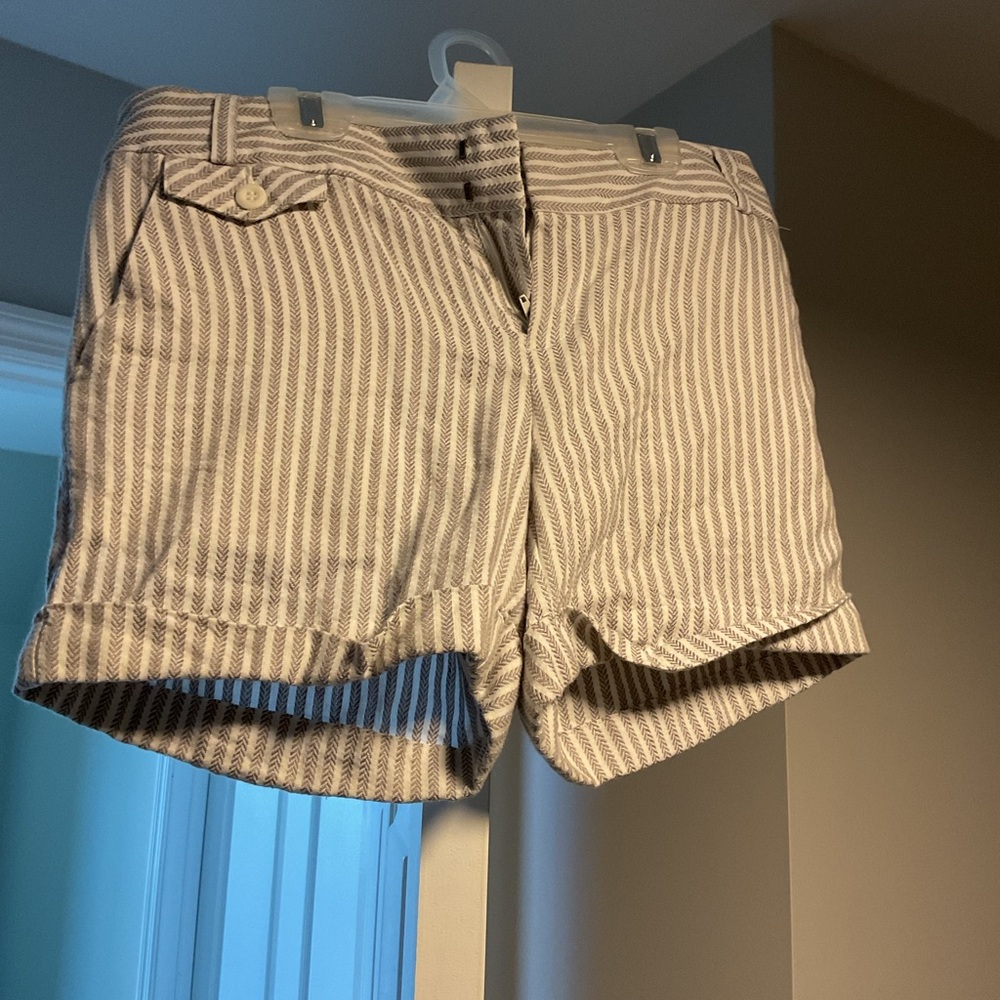 INC International Concepts Women's Light Gray Striped Shorts